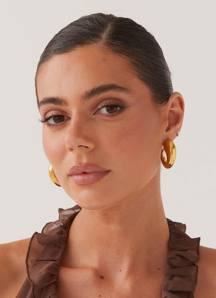 Glow Girl Hoop Earrings - Gold